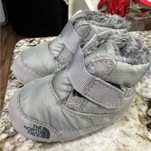 North Face Asher infant booties - GREY